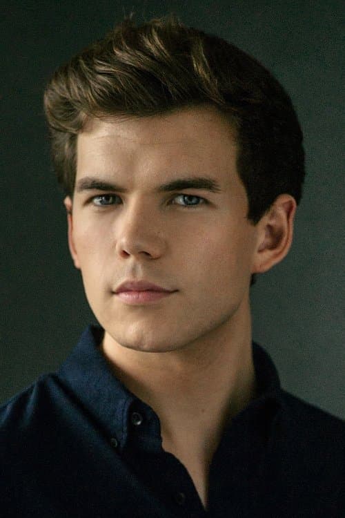 Luke Newton photo