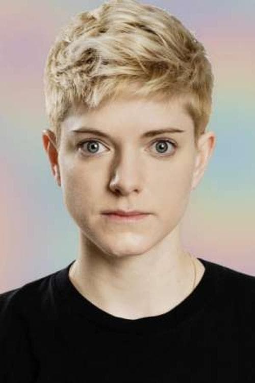 Mae Martin photo