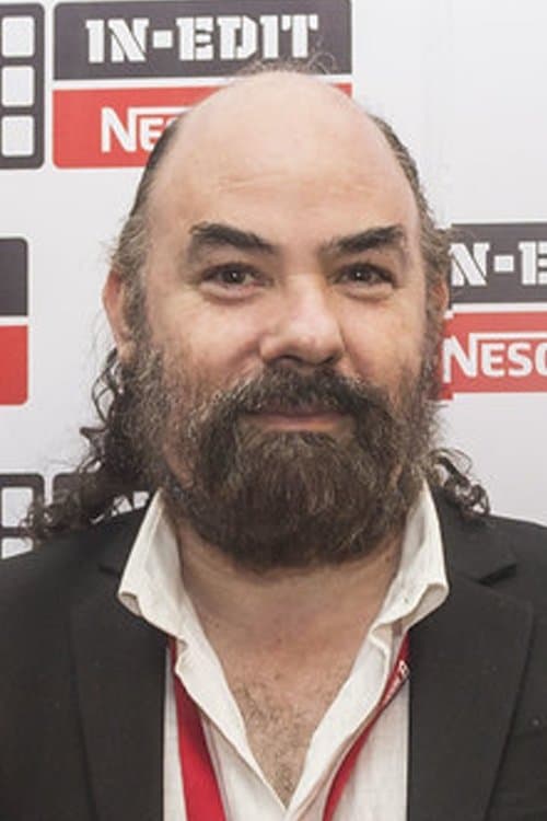 A portrait of Marcelo Schapces
