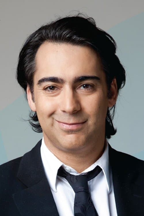 A portrait of Marco Enriquez-Ominami