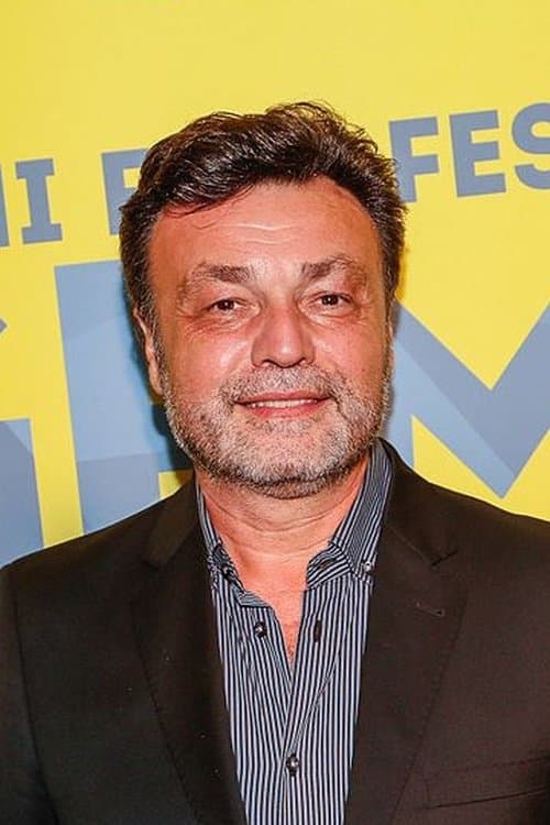 A portrait of Marcos Carnevale
