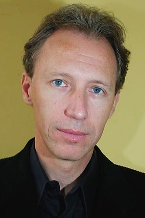 A portrait of Marcos Jorge