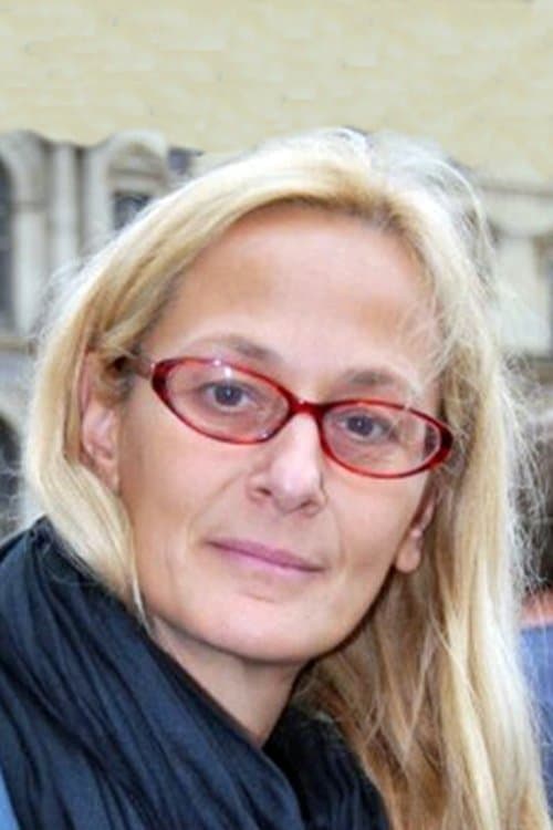 A portrait of Maria Douza