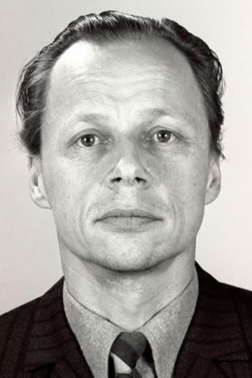 A portrait of Maunu Kurkvaara