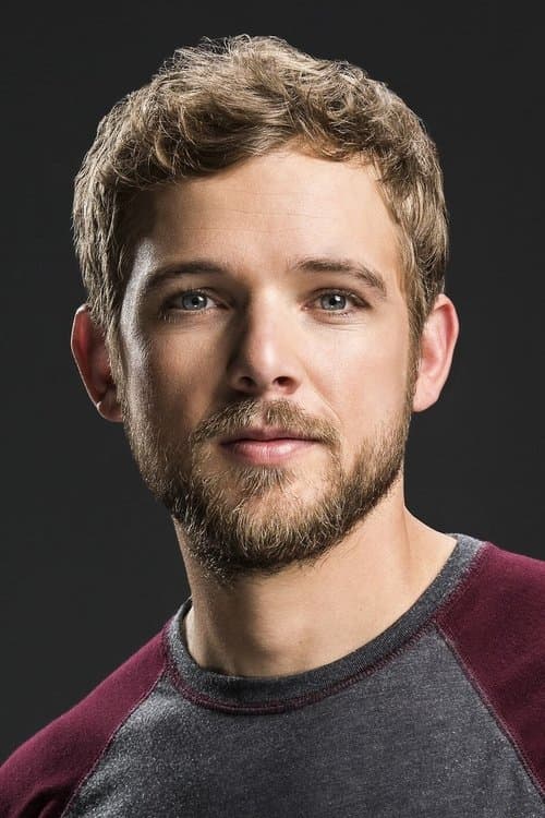 Max Thieriot photo