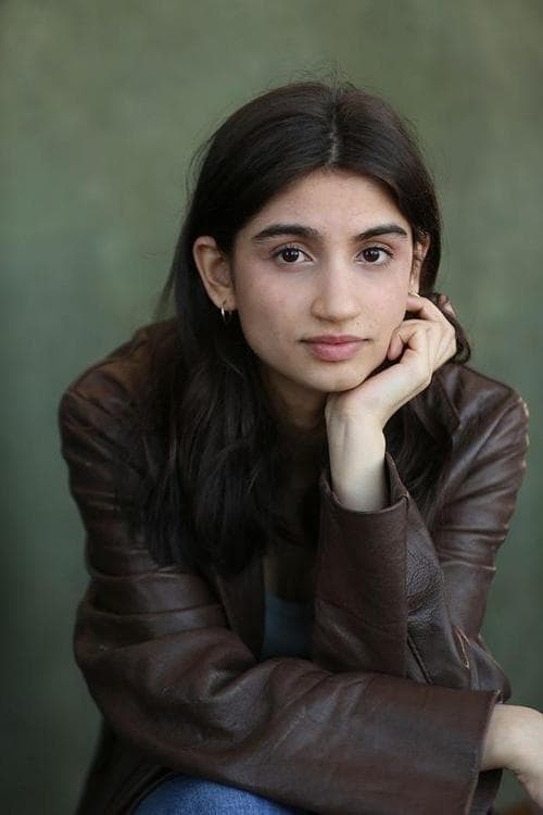 Mia Tharia photo