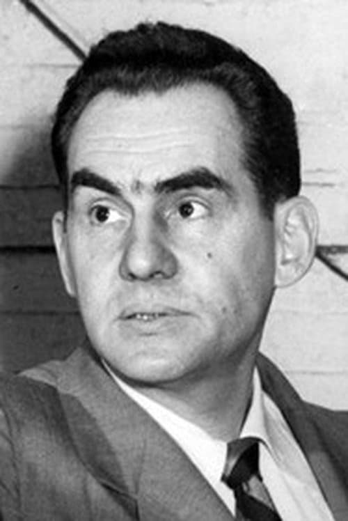 A portrait of Michael Gordon