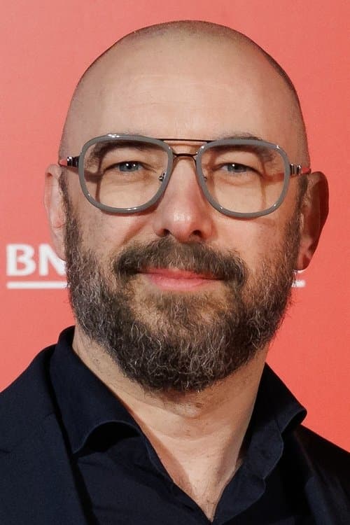 A portrait of Michaël R. Roskam