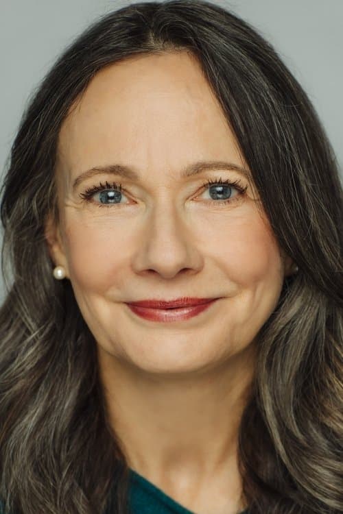 Miriam Smith photo