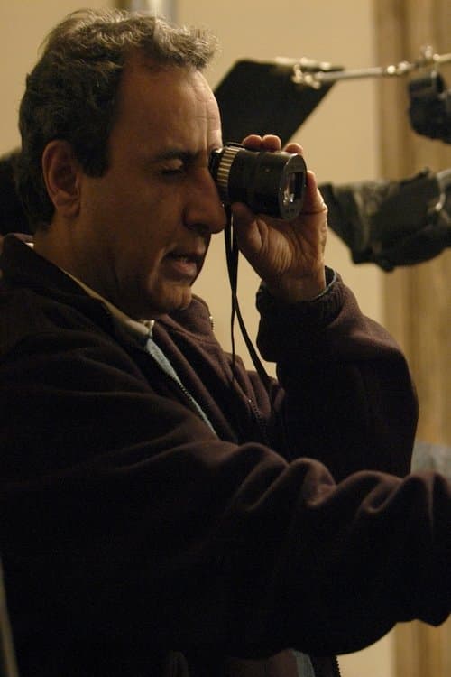 A portrait of Mohamad Reza Honarmand