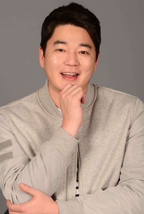Moon Ji-yoon photo