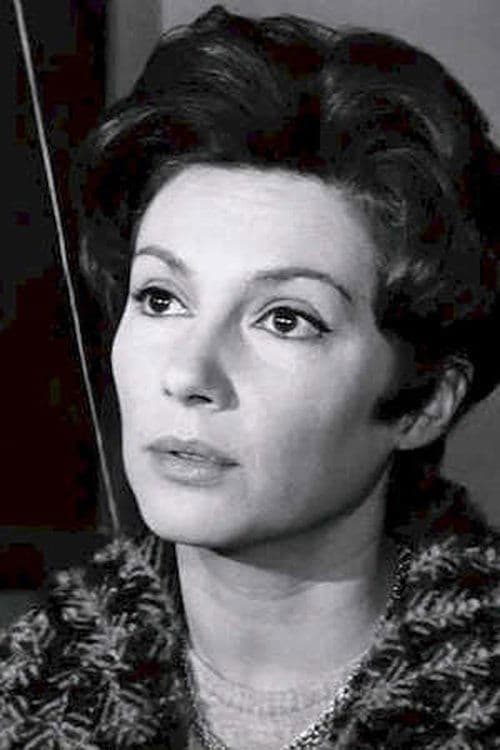 Nadine Alari photo