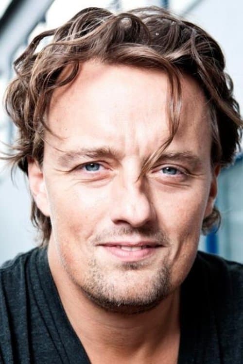 A portrait of Niclas Bendixen