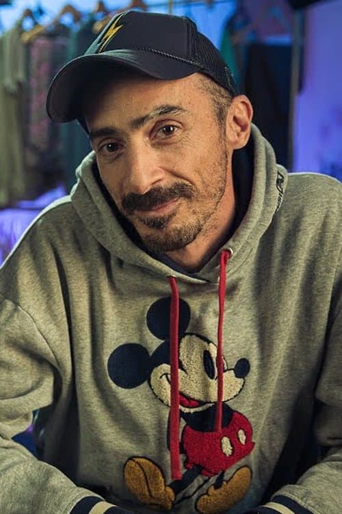A portrait of Nicolás Silbert