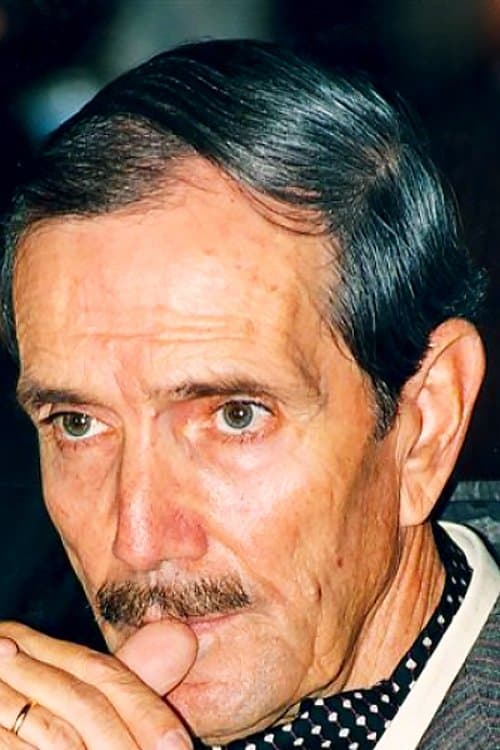 A portrait of Nikos Foskolos