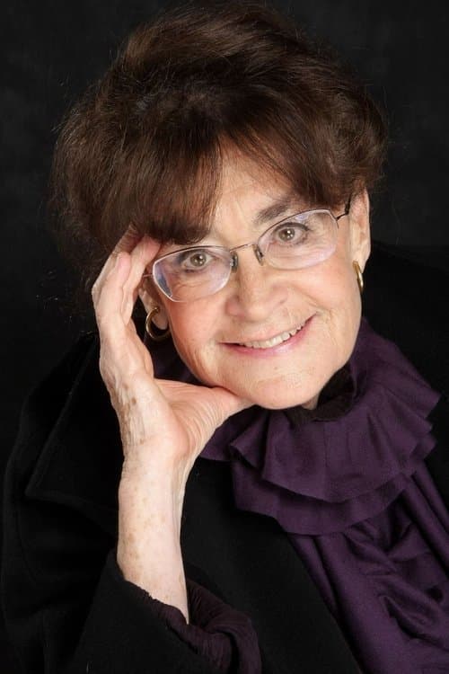A portrait of Nina Companéez