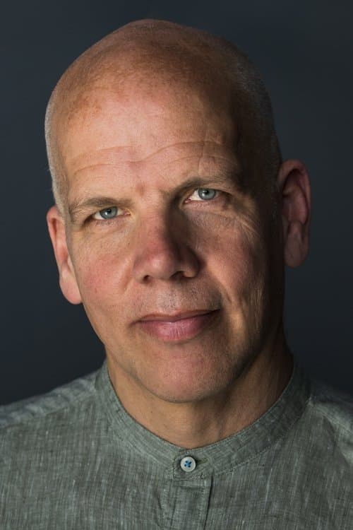 A portrait of Oliver Schwehm