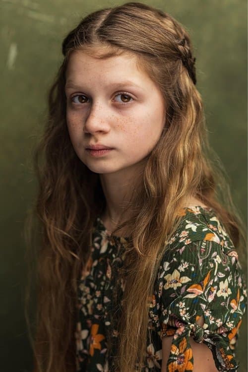 Olivia Lynes photo