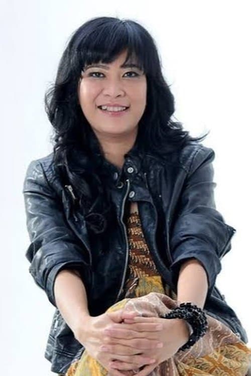 Oppie Andaresta photo