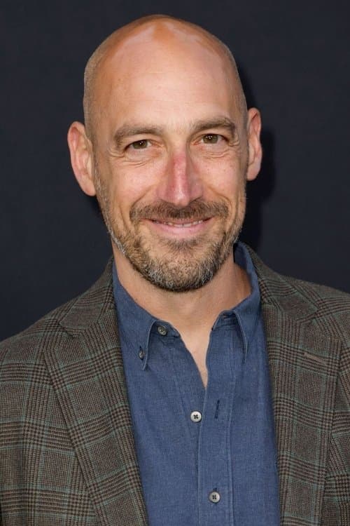 A portrait of Oren Uziel