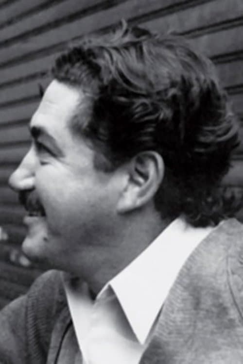 A portrait of Oswaldo de Oliveira
