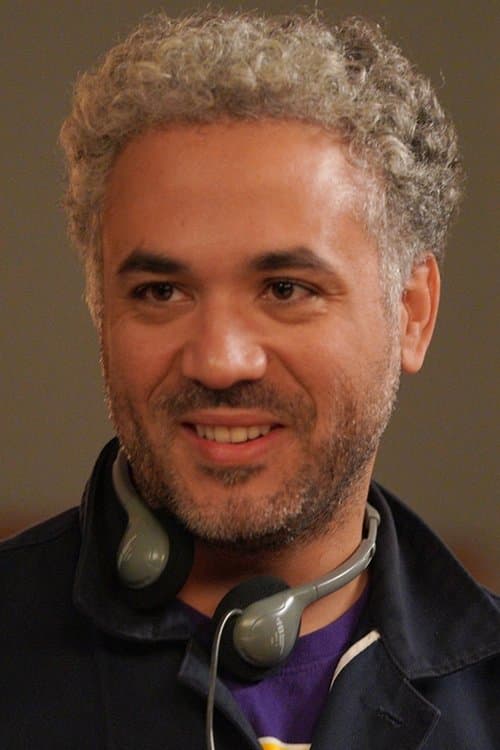 A portrait of Oz Rodríguez