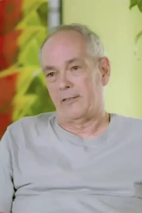 A portrait of Paulo Aragão