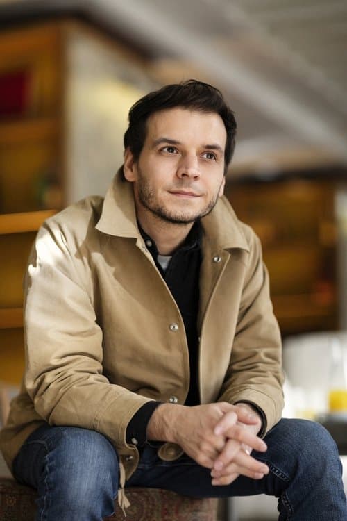 A portrait of Pedro Collantes