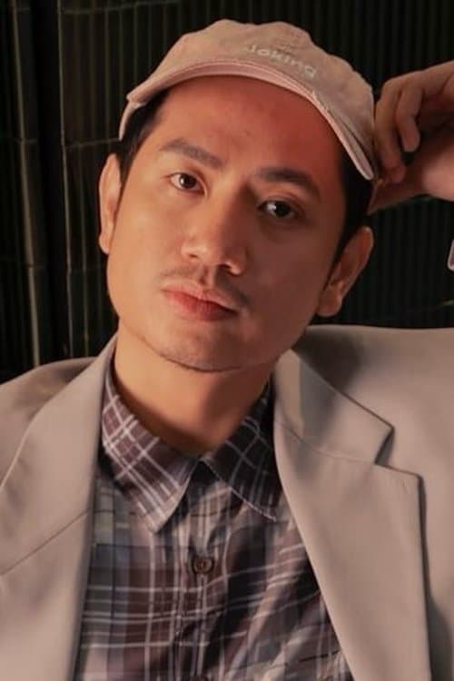 A portrait of Petersen Vargas