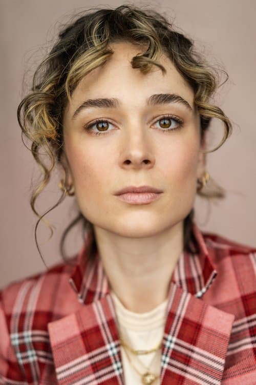 Phoebe Sparrow photo
