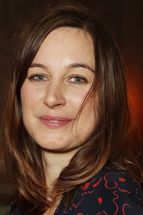 Pippa Nixon photo