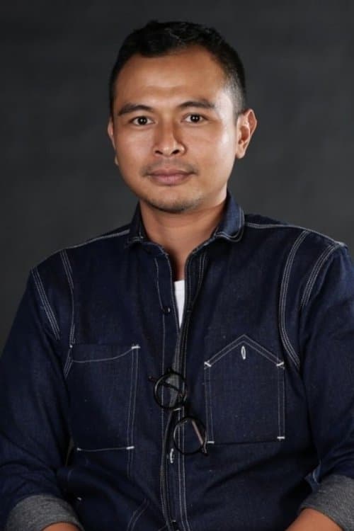 A portrait of Putrama Tuta