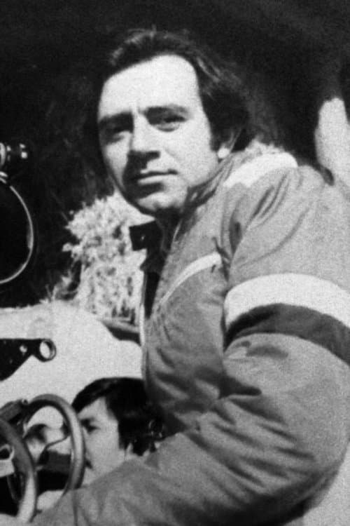 A portrait of Rafael Villaseñor Kuri