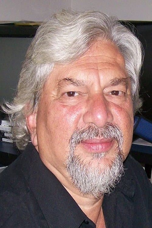 A portrait of Renato Tapajós