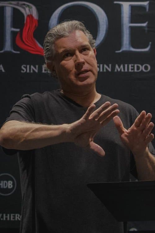 A portrait of Ricardo Arnaiz
