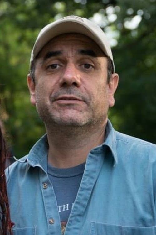 A portrait of Ricardo Islas