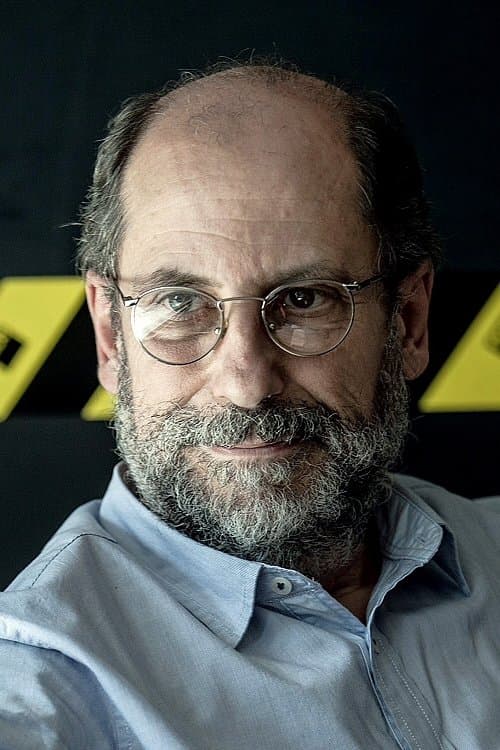 A portrait of Ricardo Larraín