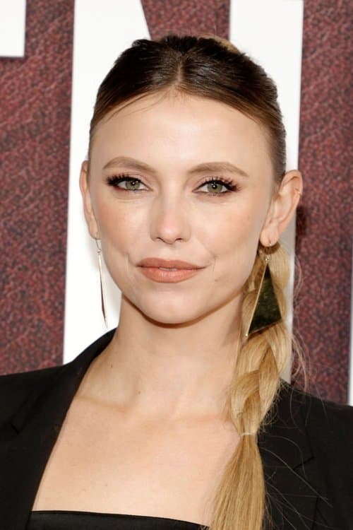 Riley Voelkel photo