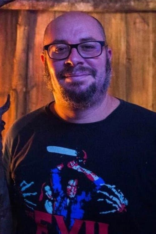 A portrait of Rodrigo Aragão