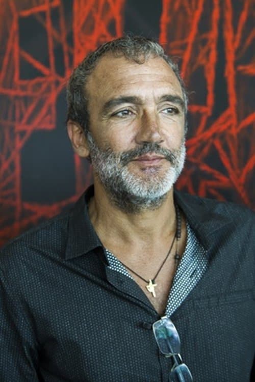 A portrait of Rogério Gomes
