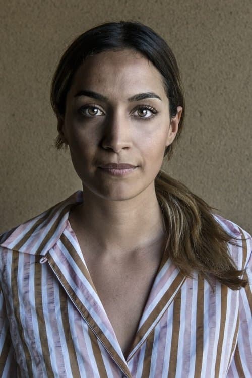 A portrait of Rojda Sekersöz