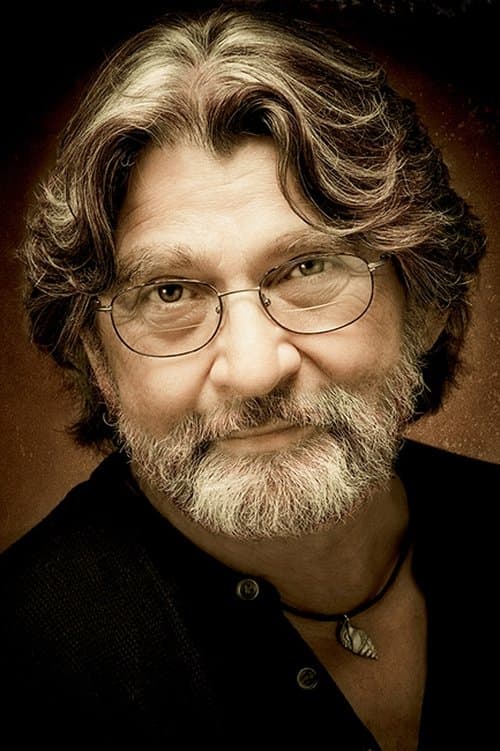 A portrait of Ronald Víctor García
