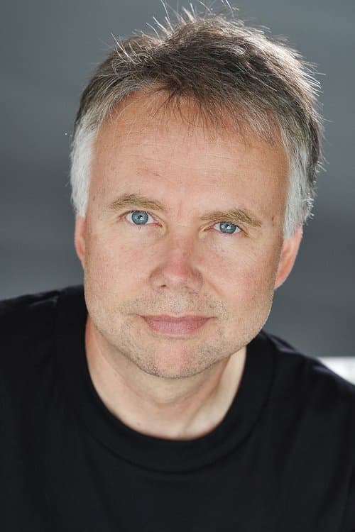 A portrait of Ross Munro