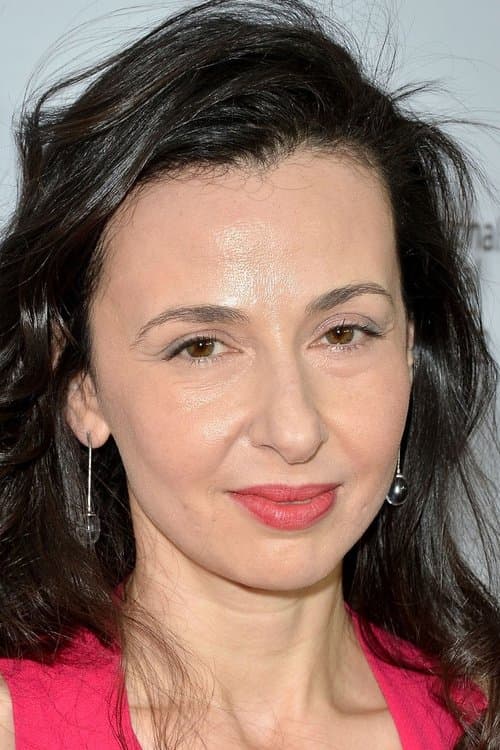 A portrait of Ruba Nadda