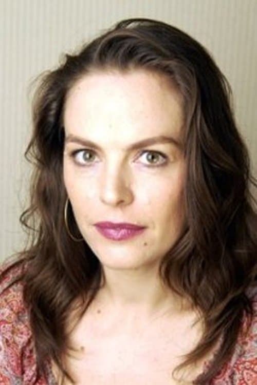 A portrait of Samantha Lang