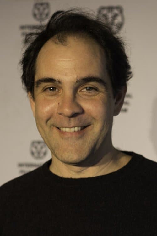 A portrait of Sandro Aguilar