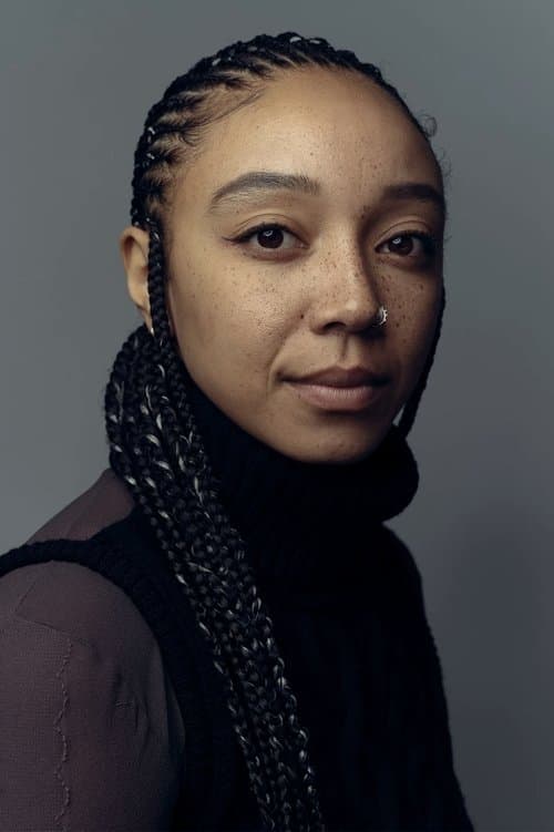 A portrait of Savanah Leaf