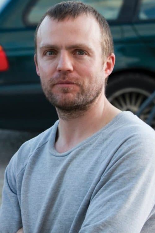 A portrait of Scott Graham