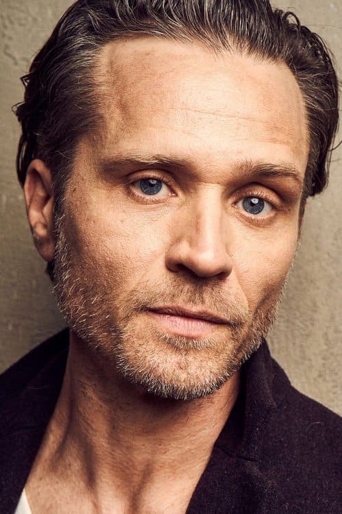 Seamus Dever photo