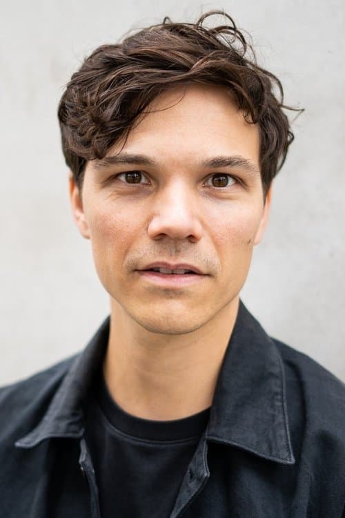 Sebastian Urzendowsky photo